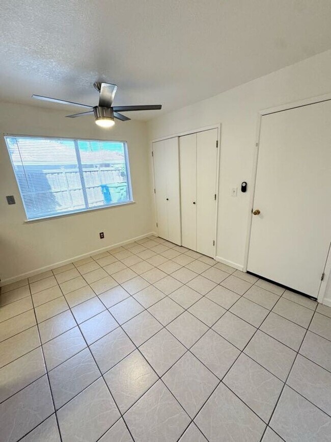 Building Photo - Freshly Painted 3 Bedroom + Loft in Desirable Elk Grove Neighborhood