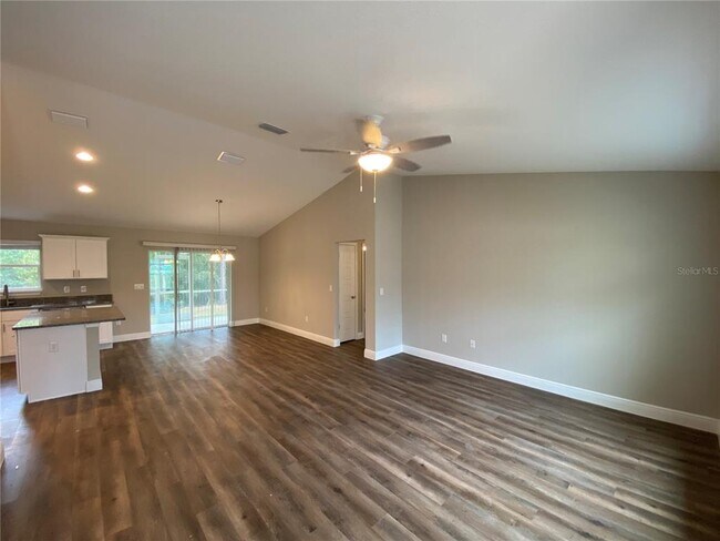Building Photo - 207 Locust Ln Dr