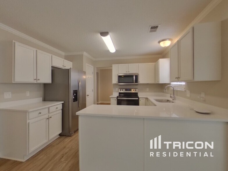 Building Photo - 541 Halleck Ln