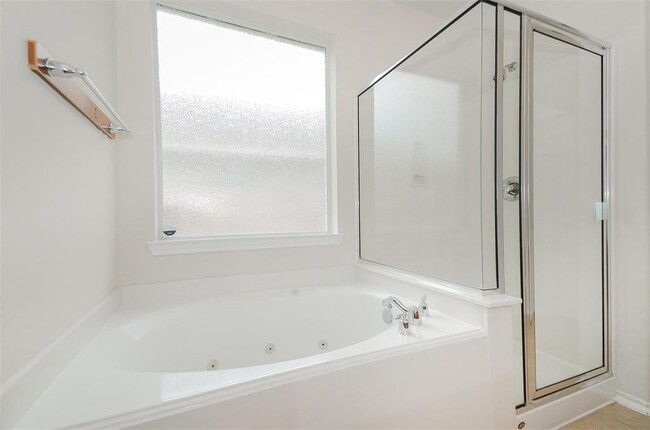 Building Photo - 25835 Orchard Knoll Ln