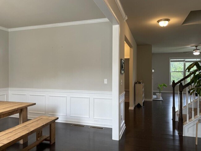 Building Photo - 2415 Matlin Way