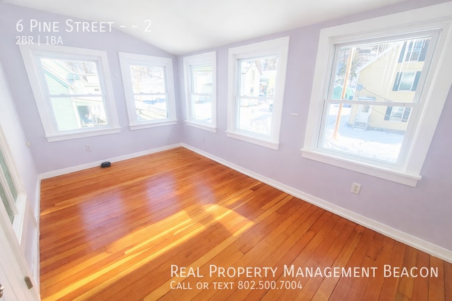 Building Photo - 6 Pine St