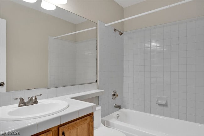 Building Photo - 2710 Strathmoor Dr