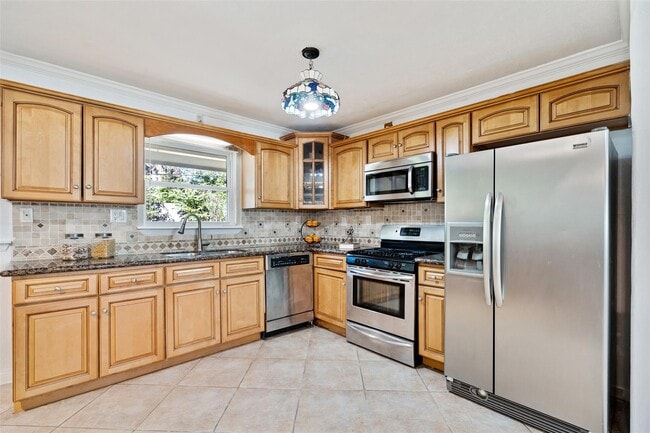 Building Photo - 9214 Bronco Dr