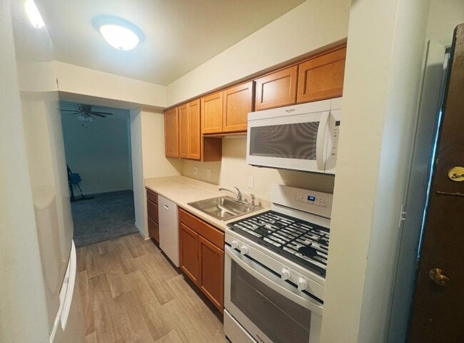 Building Photo - 2 bedroom in Lake Zurich IL 60047
