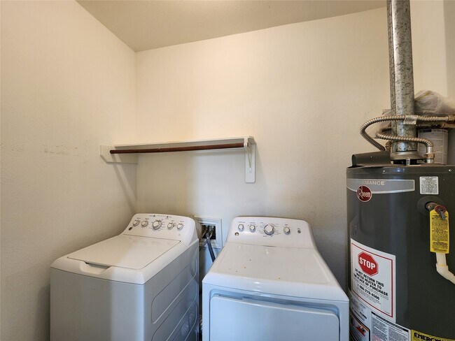 Building Photo - 1105 Erin St