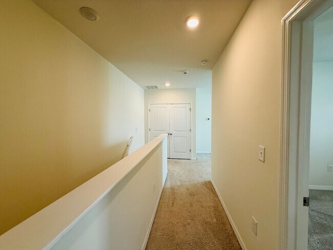 Building Photo - 2856 Suncoast Blend Dr