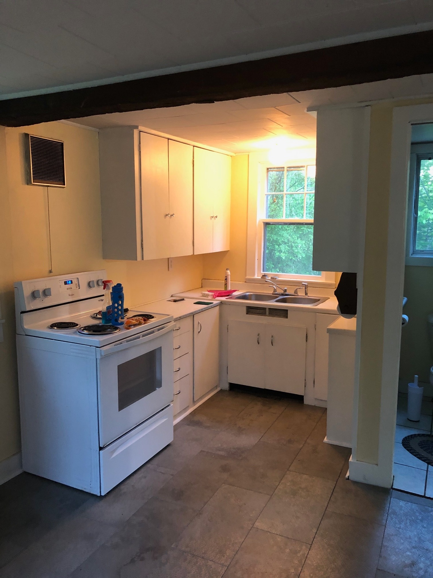 Building Photo - 207 Stillwater Ave