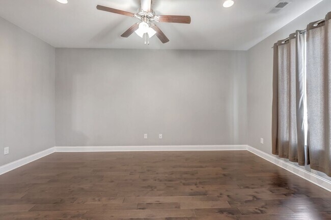 Building Photo - Harpeth Park Townhome in Bellevue