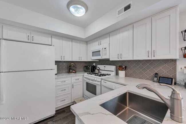Building Photo - 216 Coldspring Ct