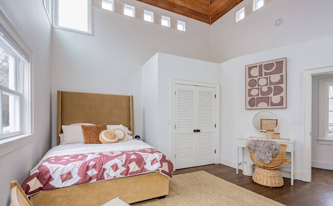 Building Photo - 41 Deep Woods Ln