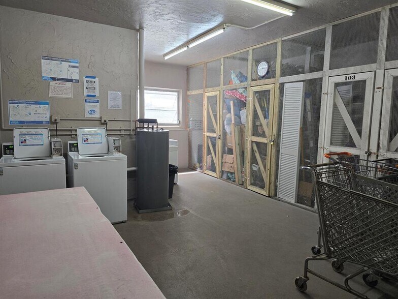 Building Photo - 2461 SW 82nd Ave