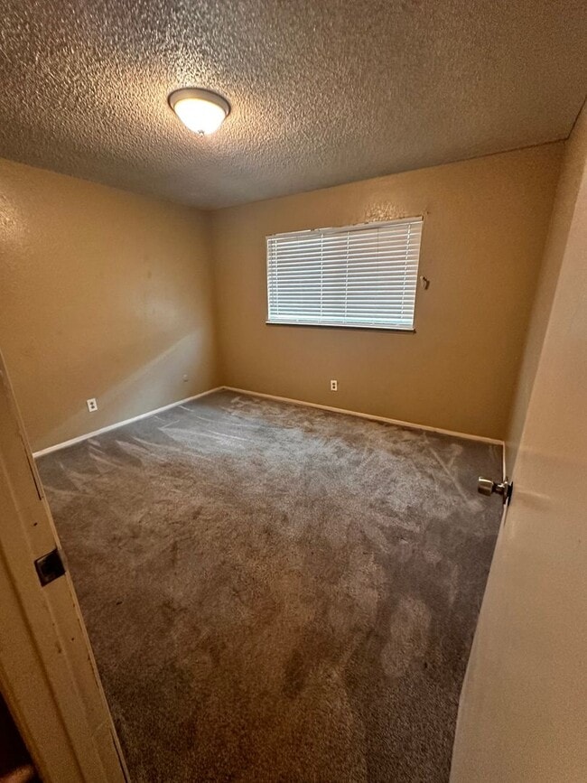 Building Photo - 909 Pacheco Rd