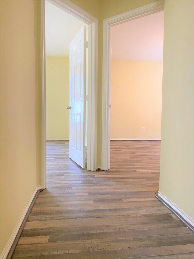 Building Photo - 12715 S Bayberry Bend Cir Dr