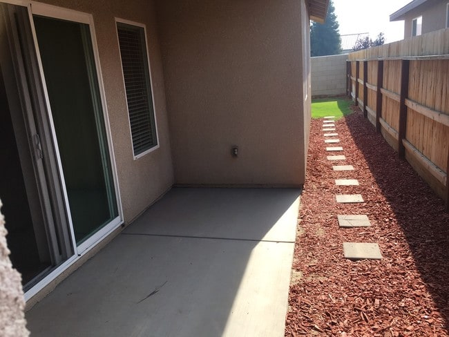 Building Photo - 4719 Ryzona Dr