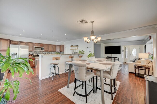 Building Photo - 2064 Waverly Cir