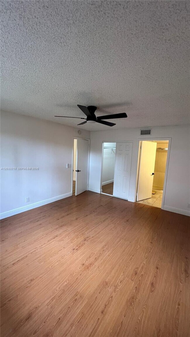 Building Photo - 8851 Wiles Rd
