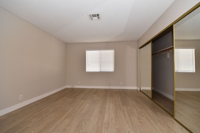 Building Photo - Stunningly remodeled 2-bedroom, 2-bath con...