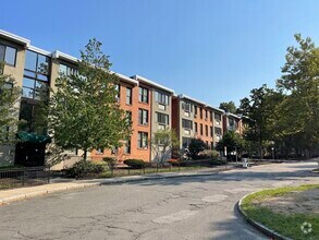 Building Photo - 38 Juniper St