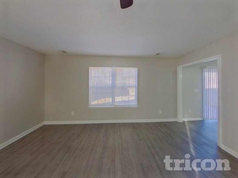 Building Photo - 428 Robins Egg Dr