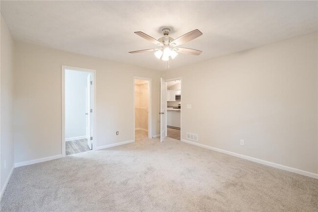 Building Photo - 2010 Lakeside Trail