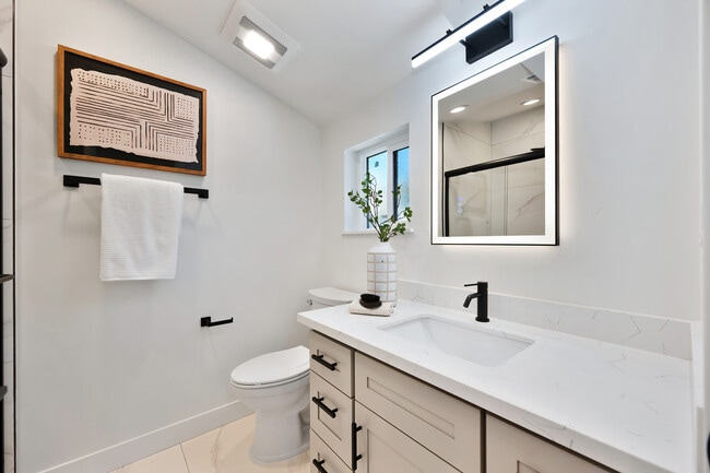 Building Photo - 2009 Chinatown Alley