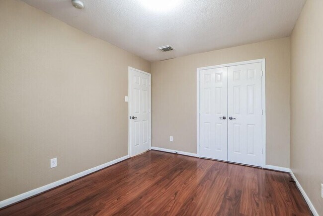 Building Photo - 16135 Cole Bridge Ln