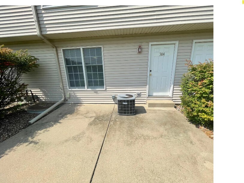 Building Photo - 85 Yotzonot Dr