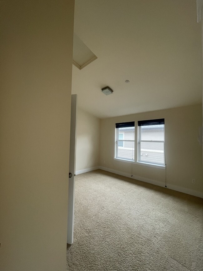 Building Photo - 834 N 145th Ln