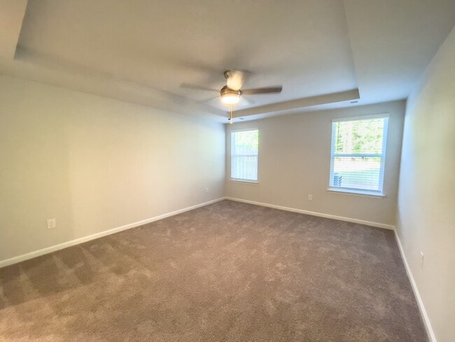 Building Photo - 105 Paddock Glen Dr