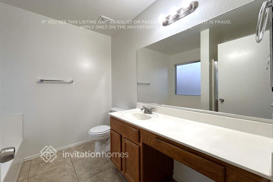 Building Photo - 9025 W Avalon Dr