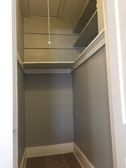 Master closet - 2812 NW 15th St