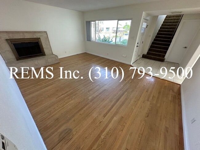 Building Photo - Beautifully Updated Home with 2-Car Garage & Large Bonus Family Room