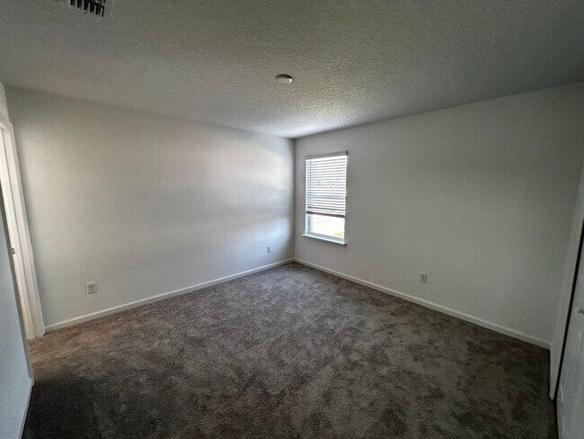 Building Photo - Brand New 4/3.5 Two Story Home with Loft. ...