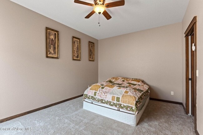Building Photo - Gated Black Bay Community condo 3 bed 2.5 bath
