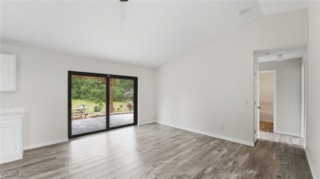 Building Photo - 2701 E 18th St