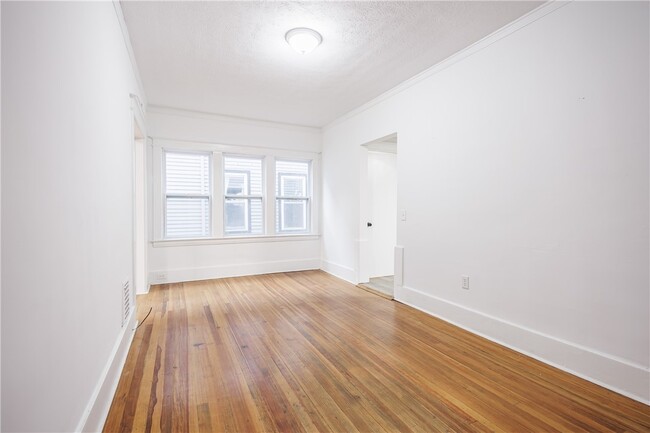 Building Photo - 35 Lawton St