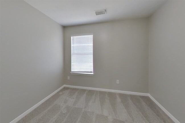 Building Photo - 24307 Hard Wood Dr