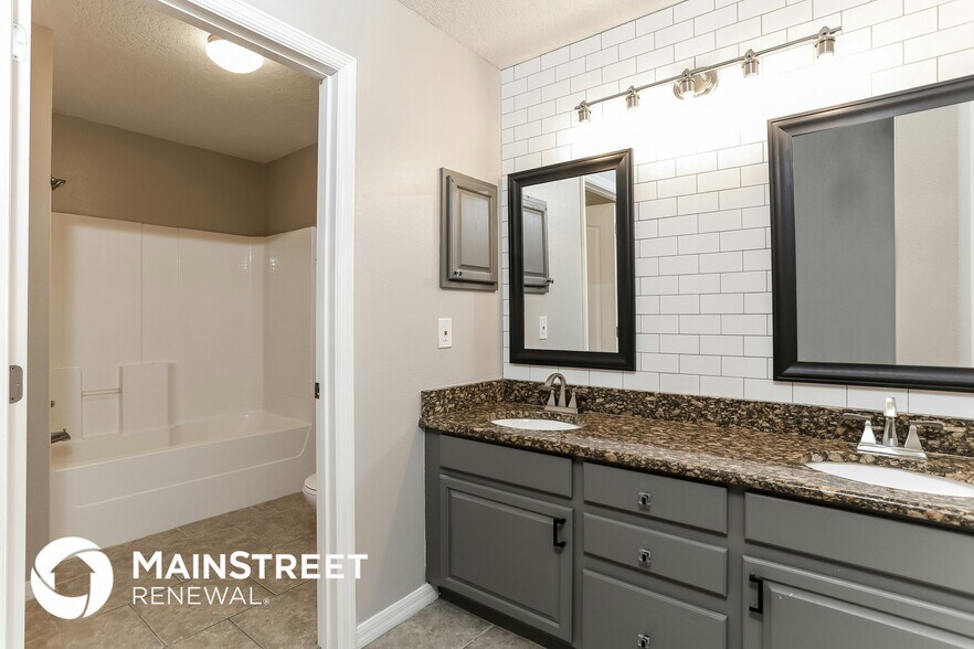 Building Photo - 1805 Hudson Ct