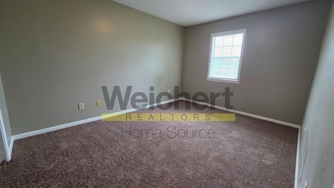 Building Photo - 3 bedroom, 2 bath Two-Story Home South Jonesboro