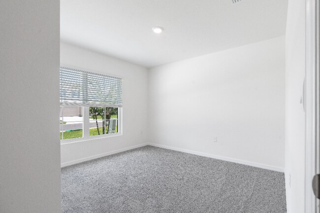 Building Photo - 4762 SW 88th Ln
