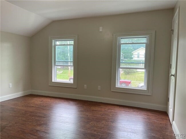 Building Photo - 307 Milton Ave