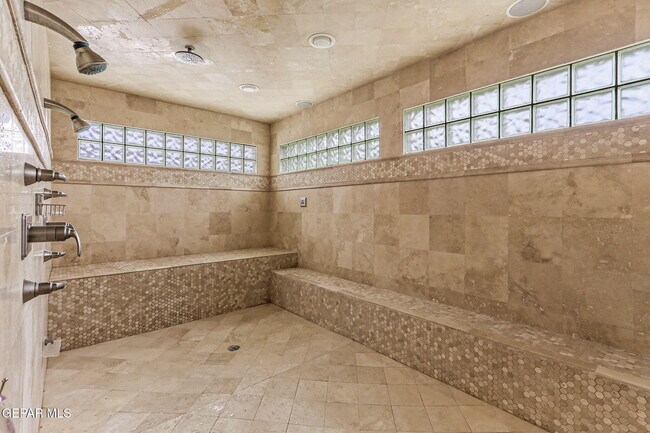 Building Photo - 6528 Calle Placido Dr