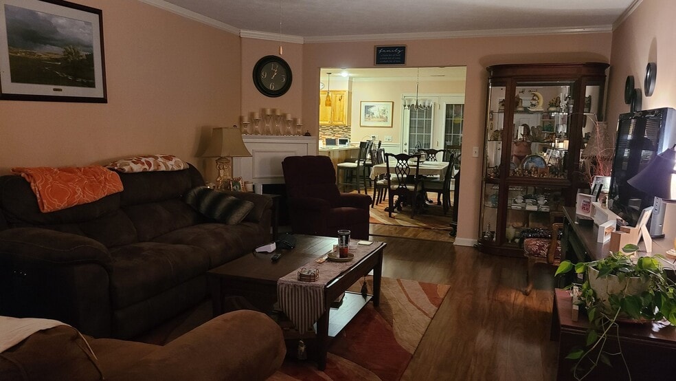 Building Photo - 378 Hickory Grove Cir