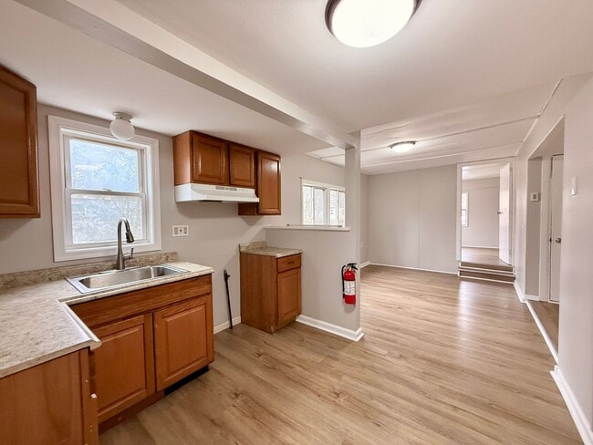 Building Photo - Updated 3 Bedroom House FOR RENT in Laurel Lakes $1550