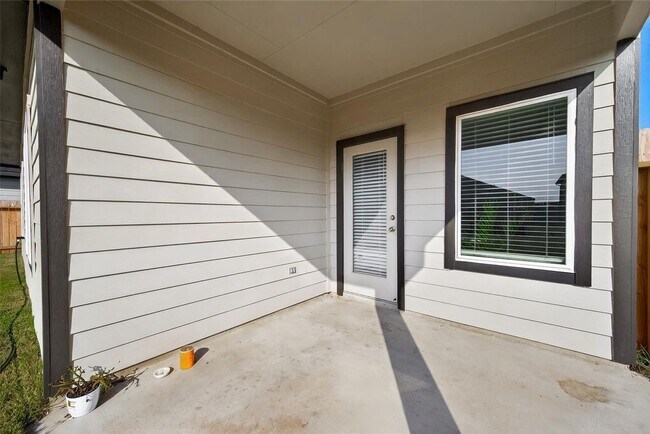 Building Photo - 30611 Castle Cove Dr