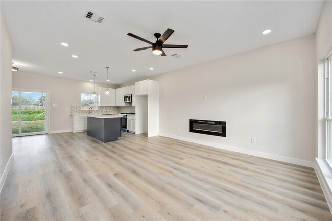 Building Photo - 12650 Sai Baba Dr