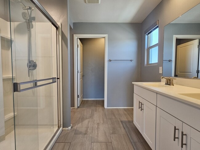 Building Photo - 10679 W Golson Dr