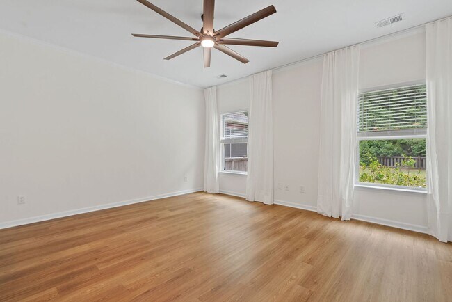 Building Photo - Available now. Beautiful 5 BR/2.5 BA Home in Swygerts Landing!