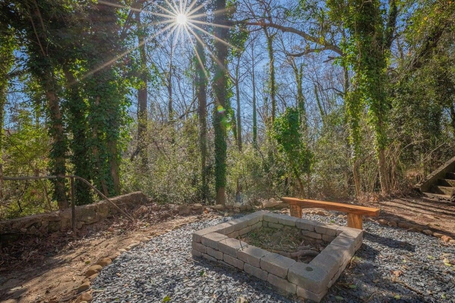 Building Photo - 838 Bobbin Mill Rd